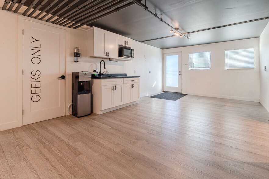 More Photos Of 811 25th St, San Diego Apartments For Lease