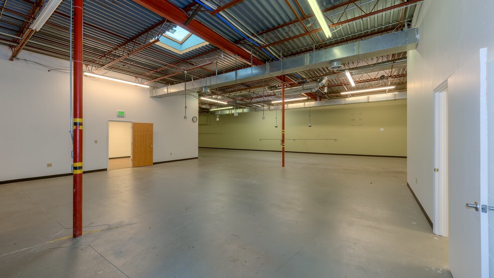 More Photos Of 530 Compton St, Broomfield Flex For Lease