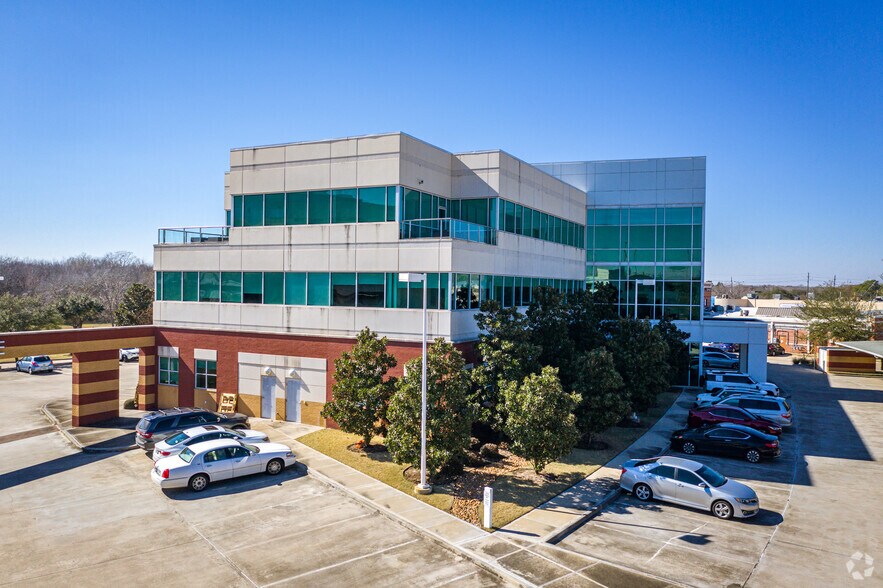 More Photos Of 101 Parklane Blvd, Sugar Land Office For Lease