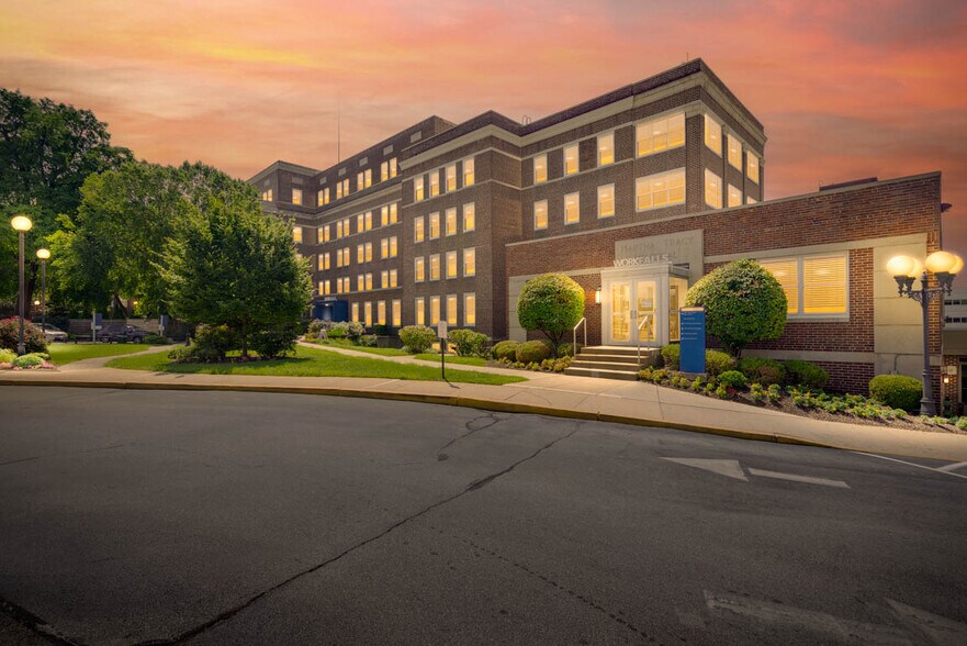 More Photos Of 3300 Henry Ave, Philadelphia Unknown For Lease