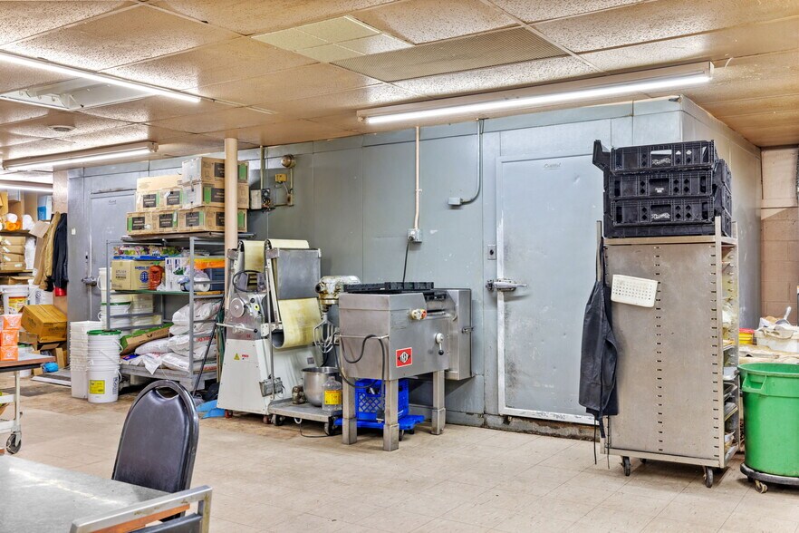 More Photos Of 2001 E Washington St, New Castle Restaurant For Sale