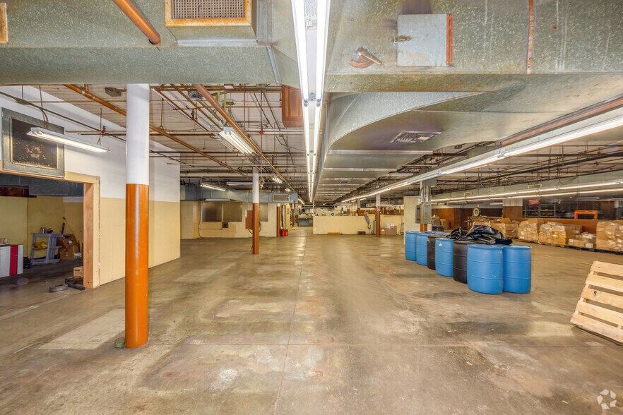 More Photos Of 735 Allens Ave, Providence Manufacturing For Sale