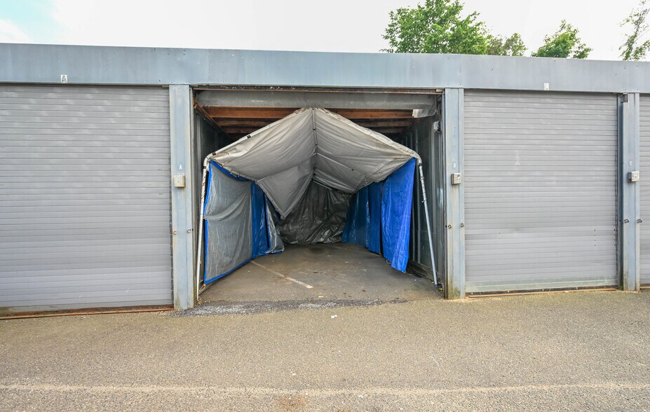 More Photos Of 7 Dunham Dr, New Fairfield Light Manufacturing For Lease