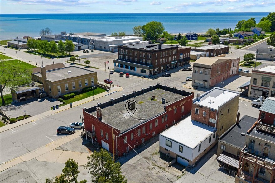 More Photos Of 203 Ellis St, Kewaunee Office For Sale