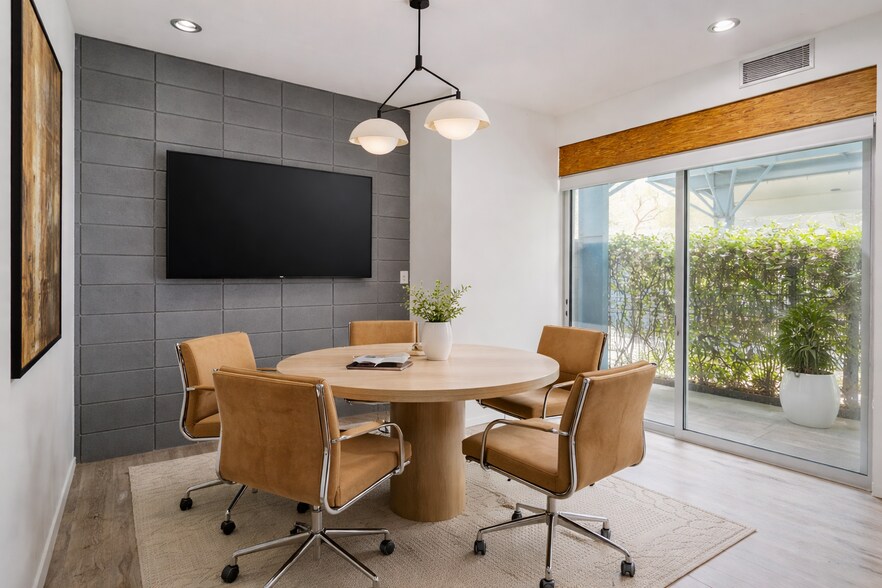 More Photos Of 621 San Juan Ave, Venice Apartments For Sale