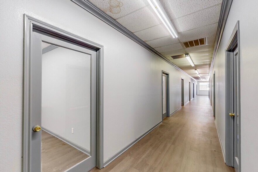 More Photos Of 8120 White Settlement Rd, White Settlement Coworking Space