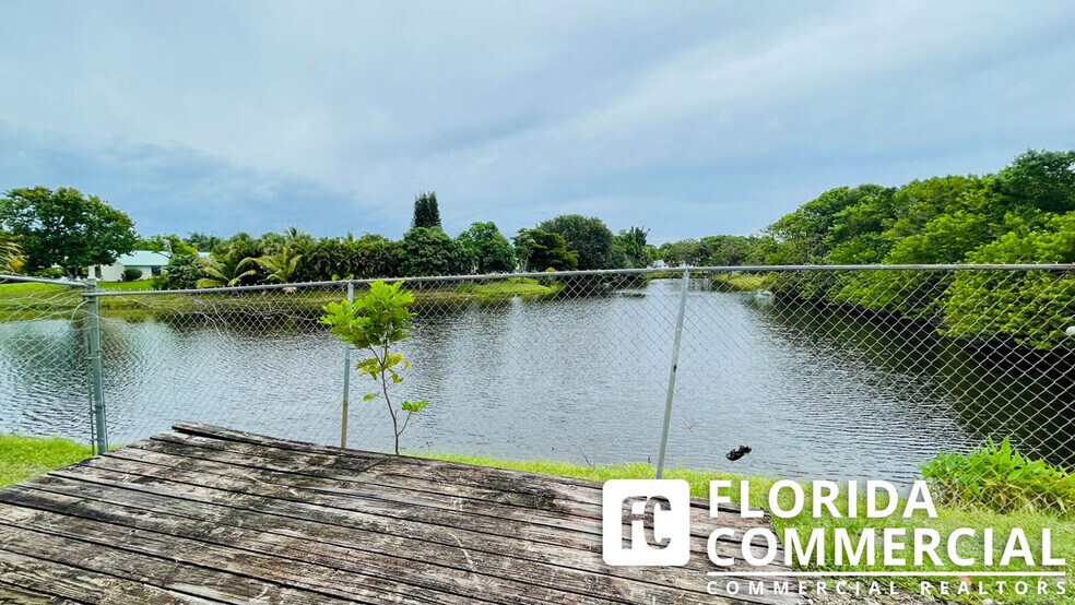 More Photos Of 3472 NE Savannah Rd, Jensen Beach Office Residential For Lease