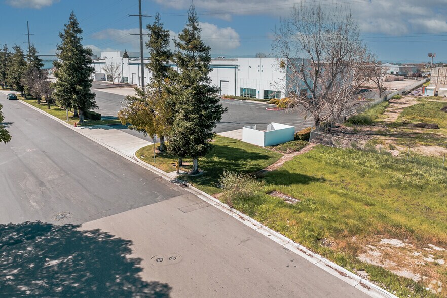 More Photos Of 17995 Murphy Pky, Lathrop Industrial For Sale