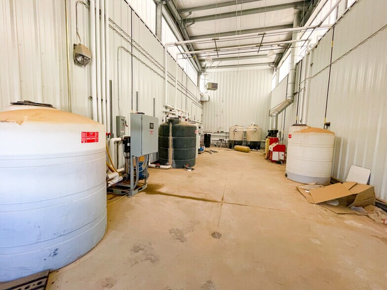 More Photos Of 2625 Co 180 rd, Garden City Manufacturing For Sale