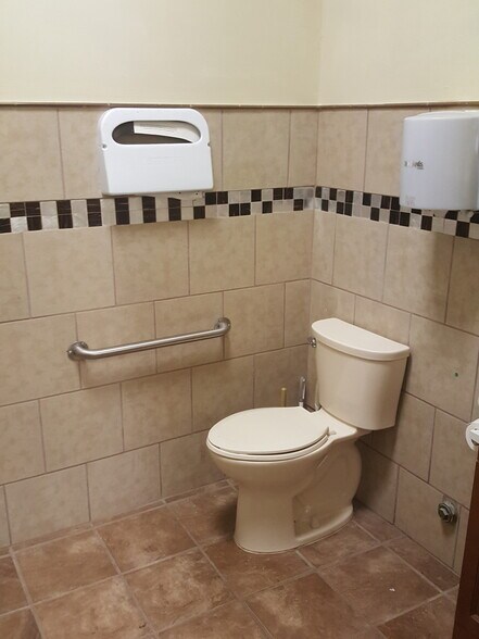 More Photos Of 5245 Germantown Ave, Philadelphia Office For Lease