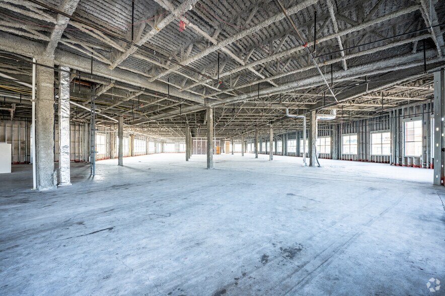 More Photos Of 1581-1593 Main St, Warrington Unknown For Lease