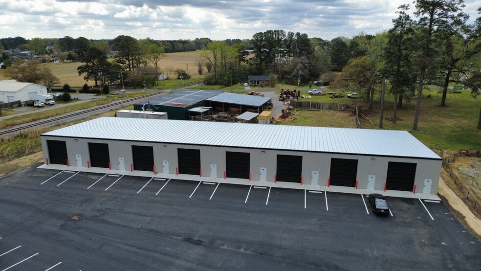 More Photos Of 3945 Lee St, Ayden Light Distribution For Lease