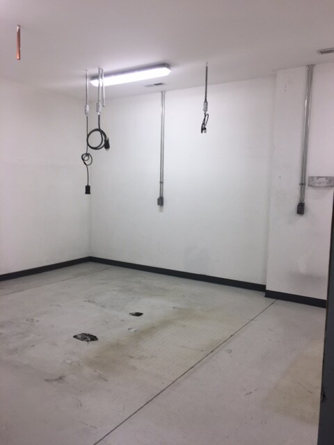 More Photos Of 119 Poplar Pointe Dr, Mooresville Research And Development For Lease