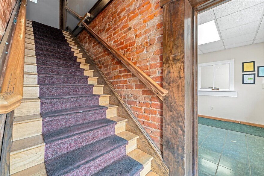 More Photos Of 303 E Main St, Pickens General Retail For Sale