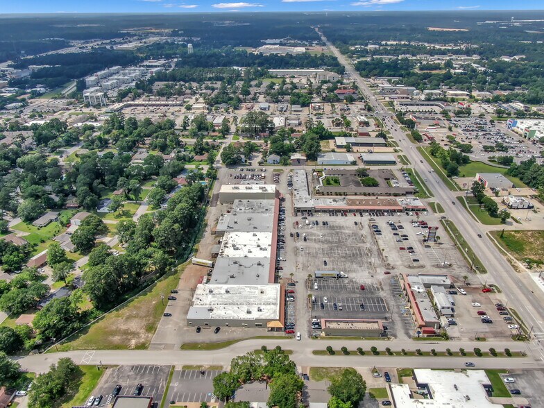 More Photos Of 2001-2017 Frazier St, Conroe Unknown For Sale