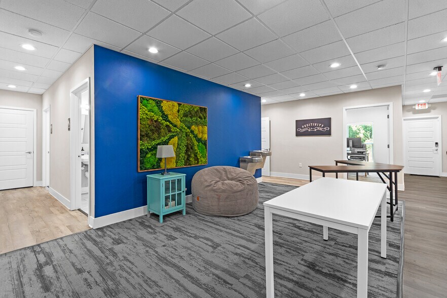 More Photos Of 2720 NW 6th St, Gainesville Medical For Lease