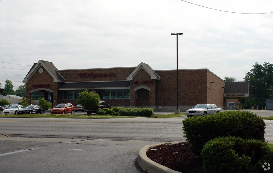 More Photos Of 1330 N Reynolds Rd, Toledo Freestanding For Sale