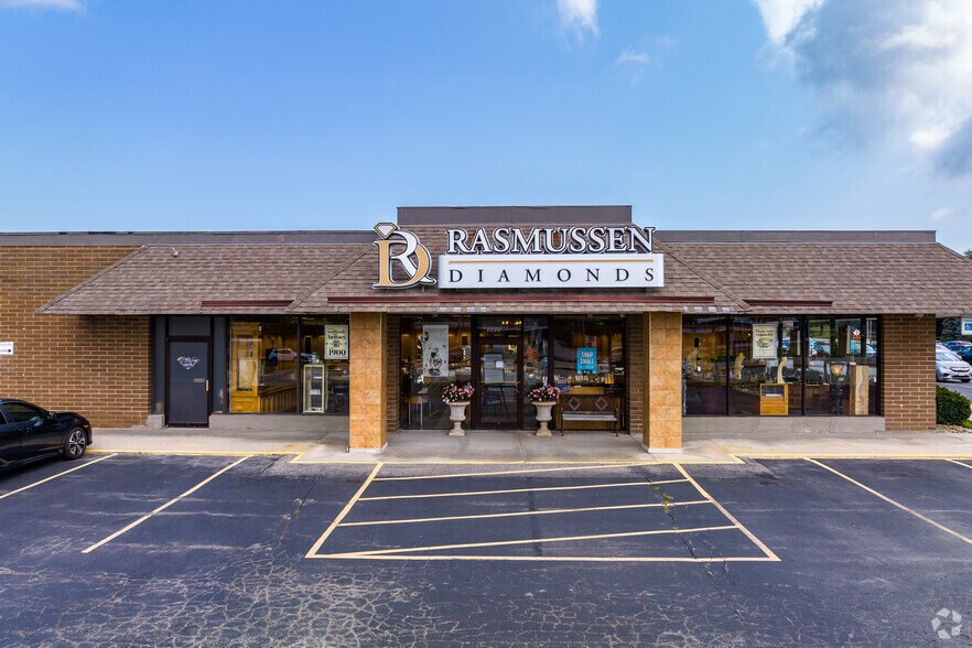 More Photos Of 6220 Washington Ave, Racine Freestanding For Lease