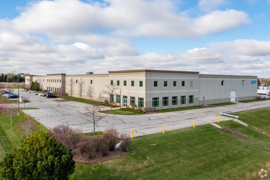 More Photos Of 9875 S Stern St, Oak Creek Warehouse For Lease