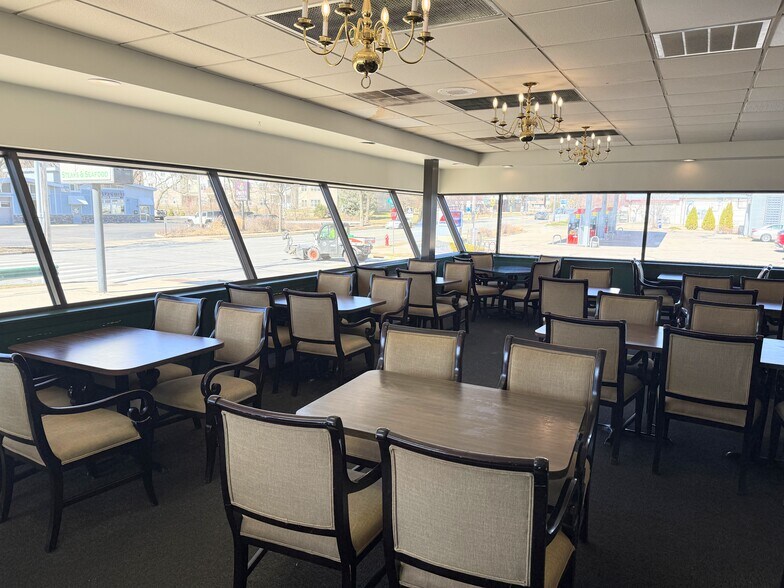 More Photos Of 1025 N Sherman Ave, Madison Freestanding For Lease