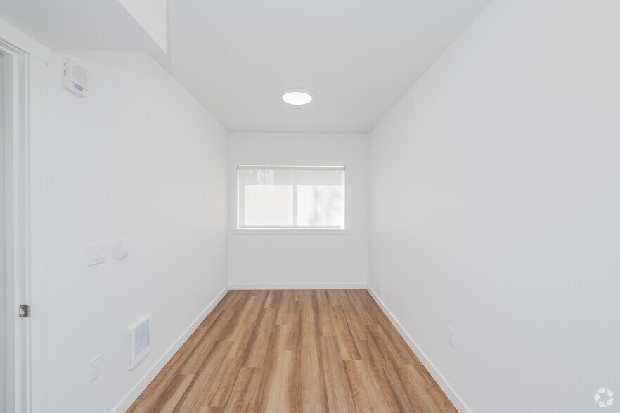More Photos Of 9208 20th Ave SW, Seattle Apartments For Lease