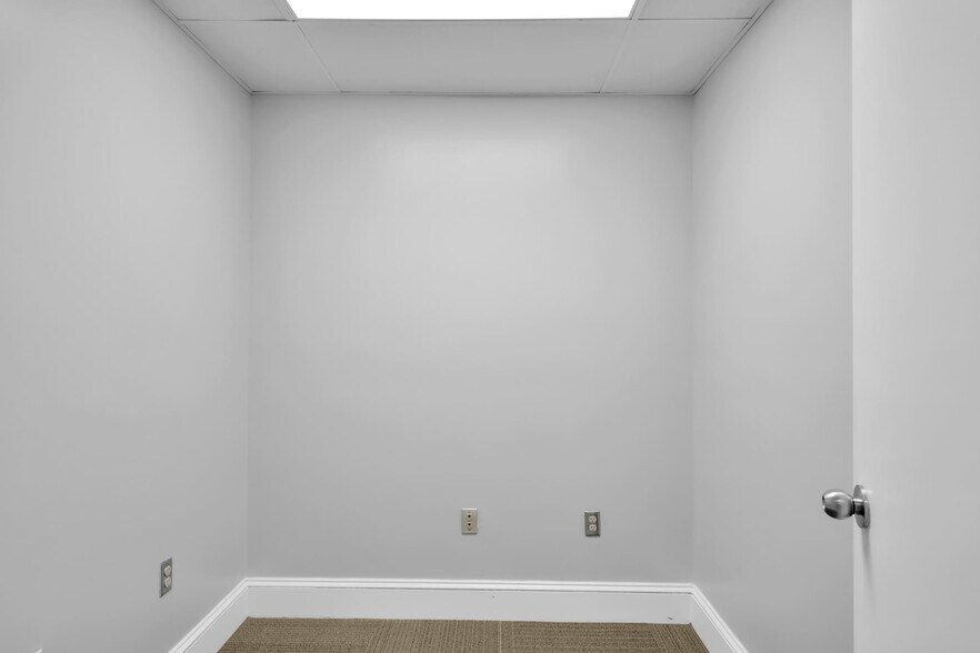 More Photos Of 1201-1203 Colonial Commons Ct, Lancaster Medical For Lease