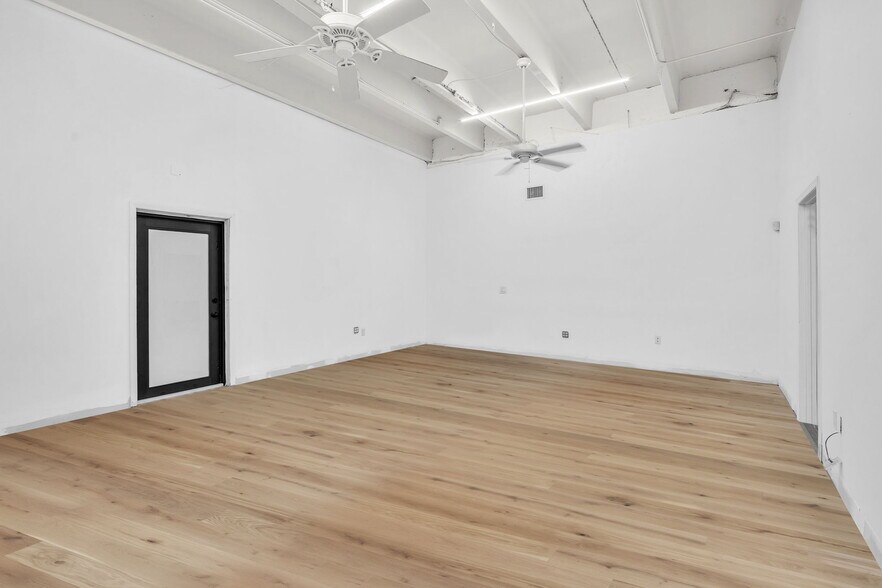 More Photos Of 1920-1934 Stirling Rd, Dania Beach Freestanding For Lease