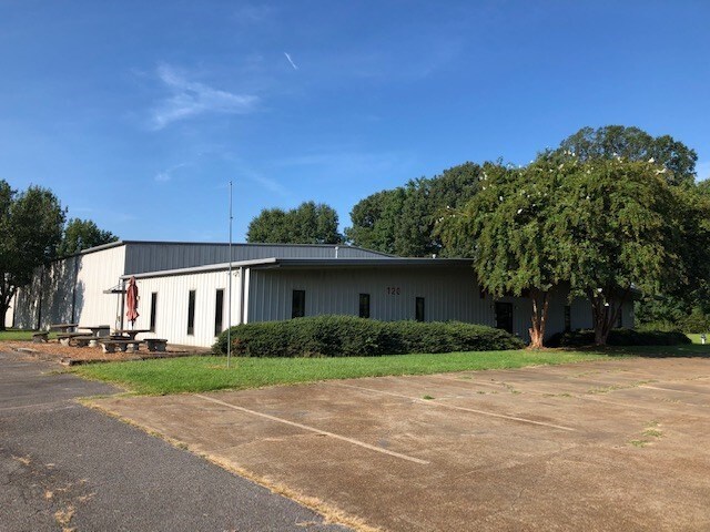 Primary Photo Of 120 Crown Dr, Batesville Manufacturing For Sale