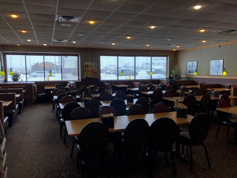 More Photos Of 2613 E Clairemont Ave, Eau Claire Restaurant For Lease