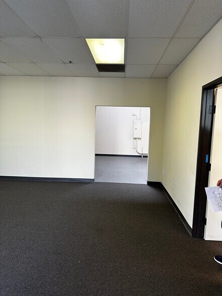 More Photos Of 4531 Market St, Ventura Manufacturing For Lease
