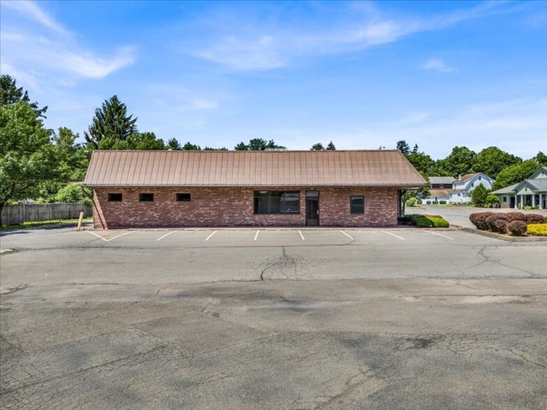 More Photos Of 201 Oakdale Rd, Johnson City General Retail For Sale