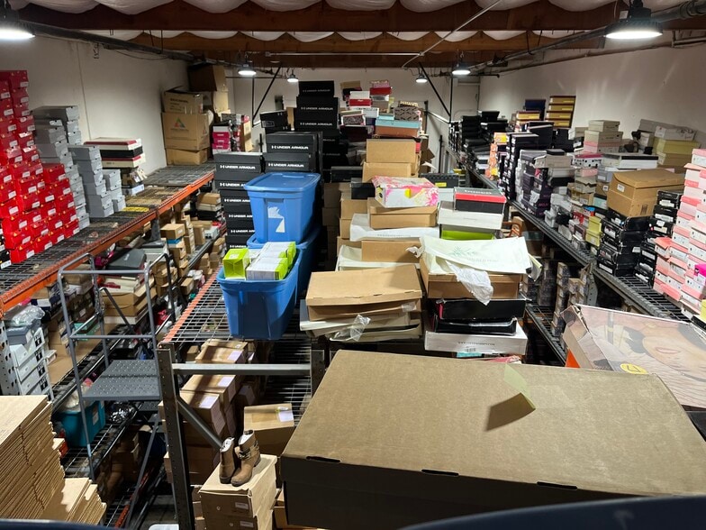 More Photos Of 120-146 W Pomona Ave, Monrovia Warehouse For Sale