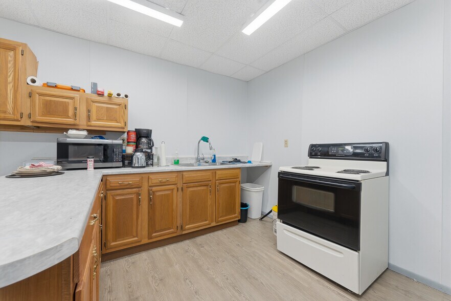 More Photos Of 102 4th St, Terra Alta Light Distribution For Sale