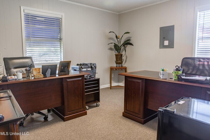 More Photos Of 1966 Popps Ferry Rd, Biloxi Office For Sale
