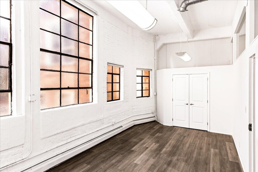 More Photos Of 109 N Orianna St, Philadelphia Office For Sale