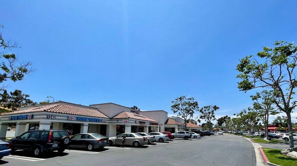 More Photos Of 1240 E Plaza Blvd, National City Freestanding For Lease