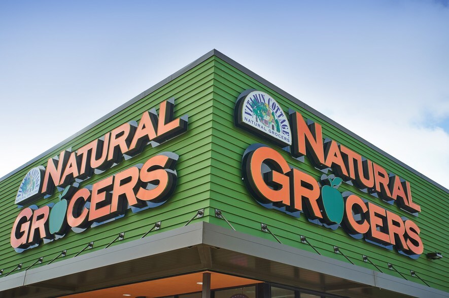 More Photos Of 931 Blairs Ferry Rd NE, Cedar Rapids General Retail For Sale