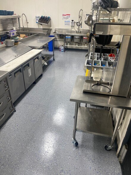 More Photos Of 5106 Old Bullard Rd, Tyler Restaurant For Lease