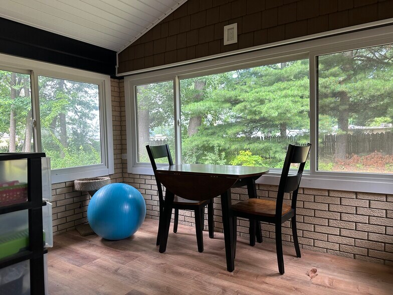 More Photos Of 10931 Telegraph Rd, Erie Flex For Sale