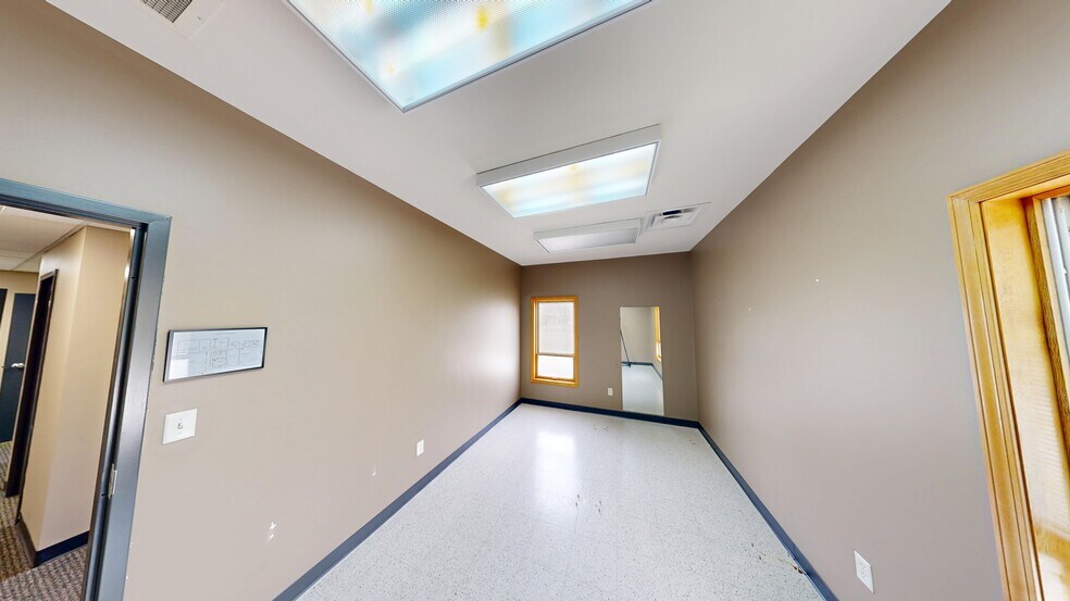 More Photos Of 408 E Washington St, Butler Medical For Lease