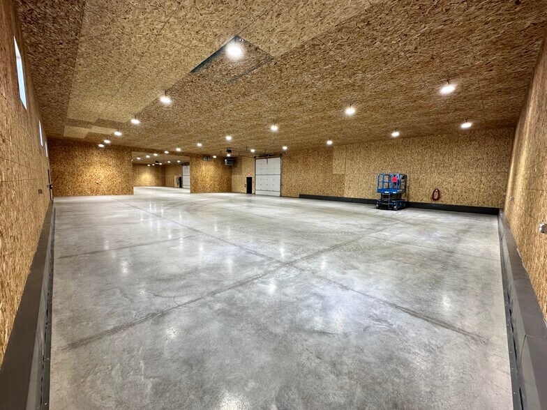 More Photos Of 1580 Bobcat dr, Bozeman Flex For Lease