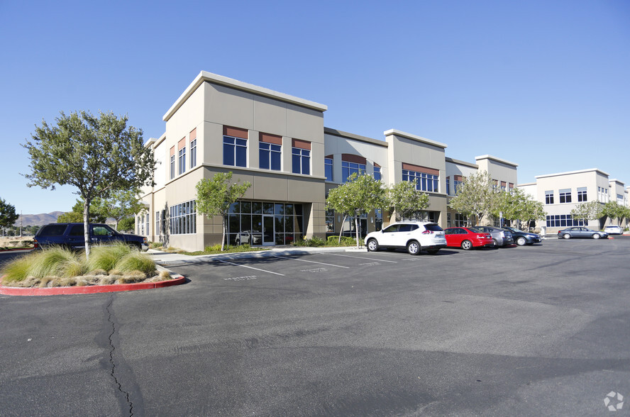 Primary Photo Of 602 Commerce Ave, Palmdale Light Manufacturing For Sale