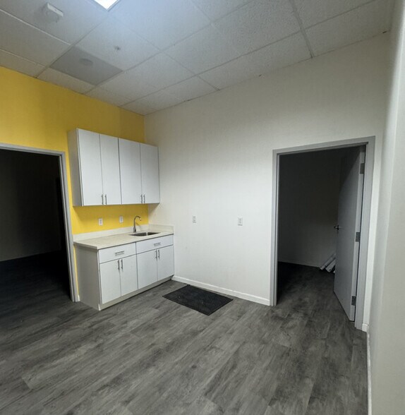 More Photos Of 1050 Admiral Ct, San Bruno Storefront For Lease