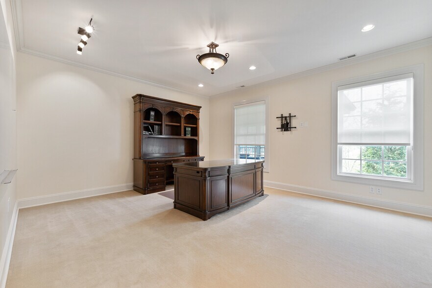 More Photos Of 3139 16th Street Rd, Huntington Medical For Sale