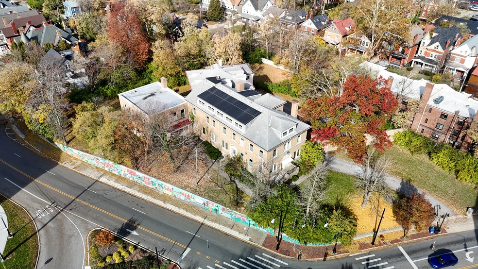 More Photos Of 2605 Woodburn Ave, Cincinnati Apartments For Sale