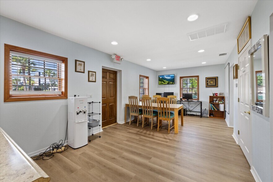 More Photos Of 6511 Main St, New Port Richey Office For Sale