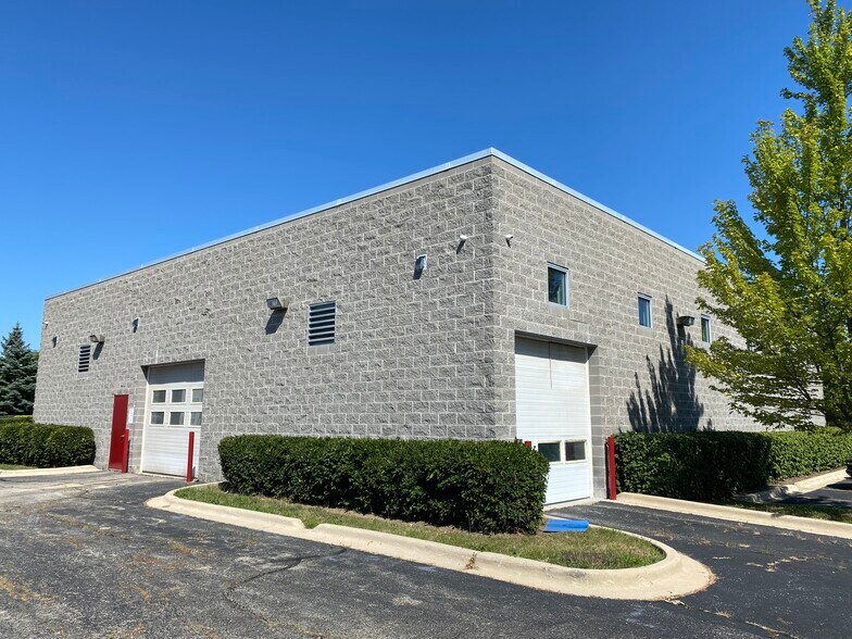 More Photos Of 855 E Grand Ave, Lake Villa Auto Dealership For Lease