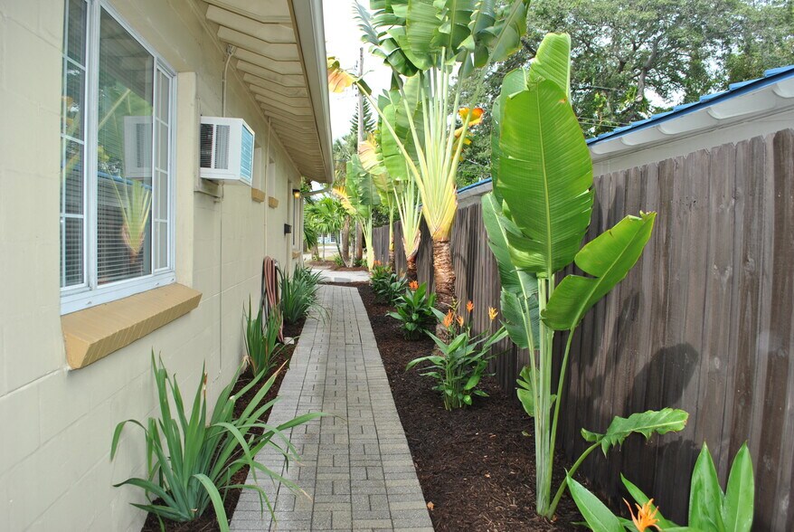 More Photos Of 5710 4th St N, Saint Petersburg Office Residential For Sale
