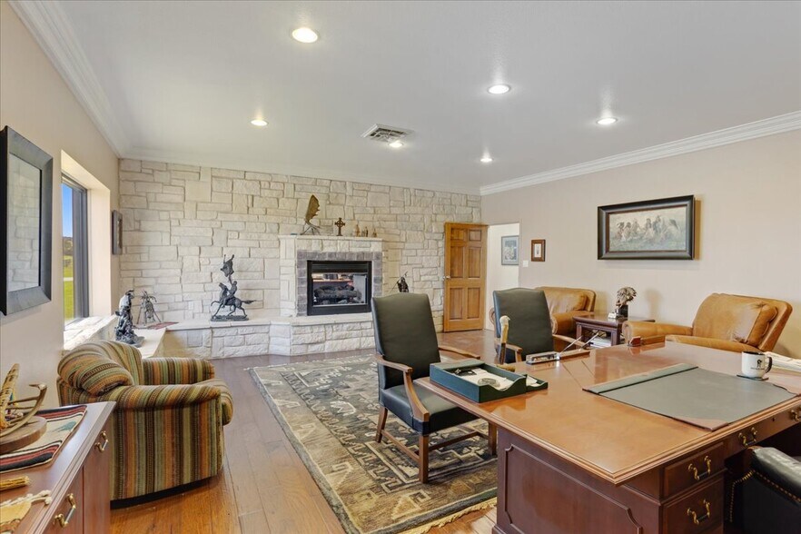 More Photos Of 350 Nails Crossing Rd, Caddo Warehouse For Sale