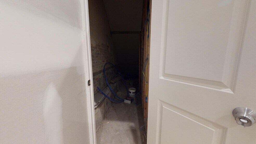 More Photos Of 1030 Hollins St, Baltimore Storefront Retail Office For Lease